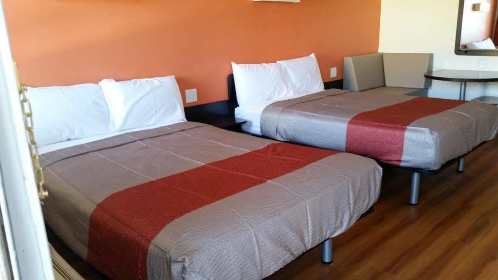 Motel 6-Blue Springs, Mo エクステリア 写真