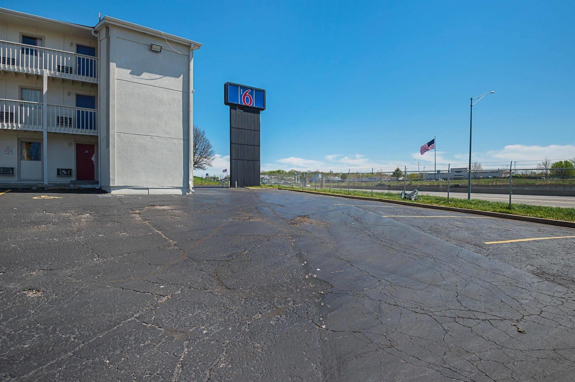 Motel 6-Blue Springs, Mo エクステリア 写真