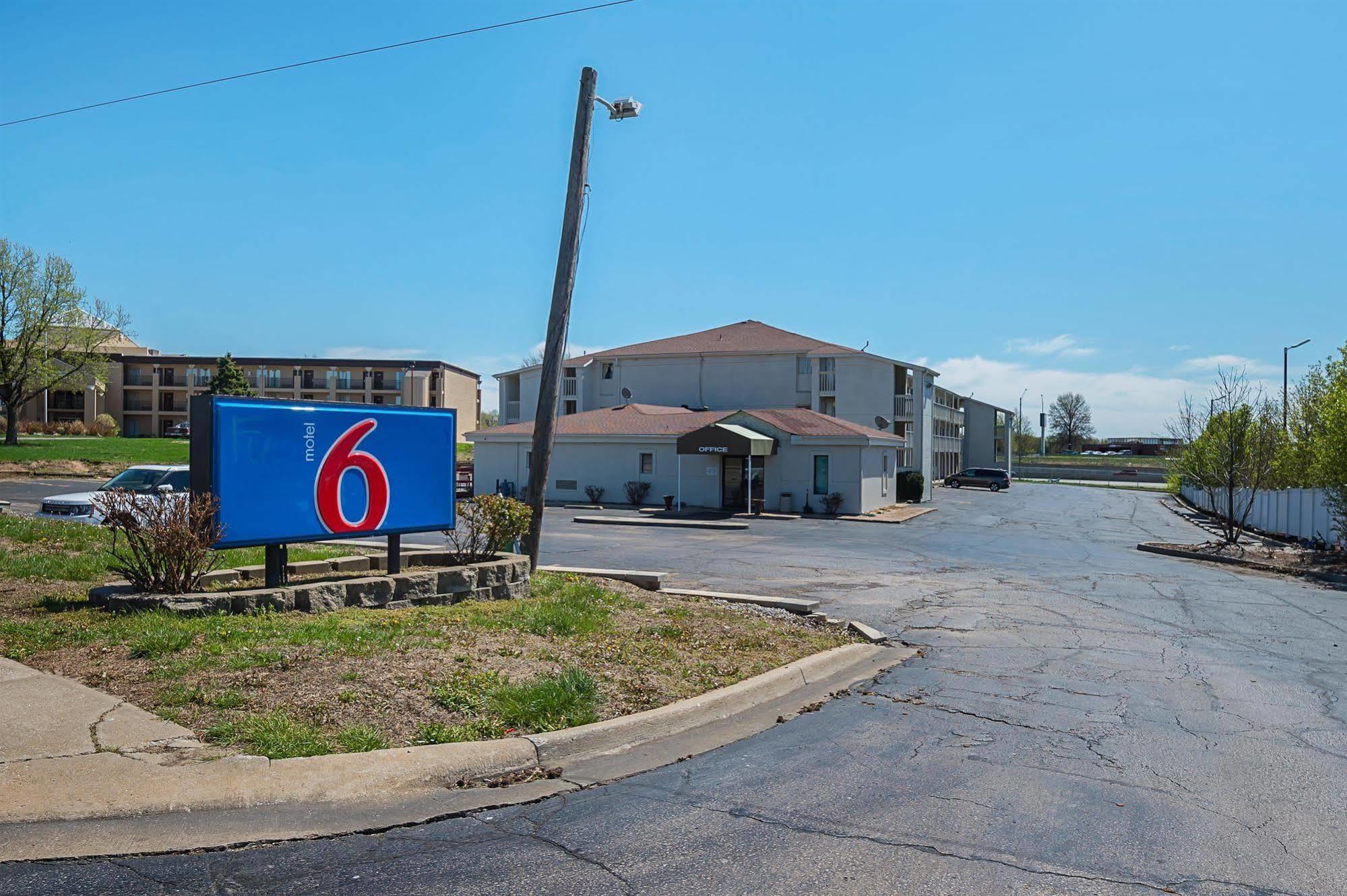 Motel 6-Blue Springs, Mo エクステリア 写真