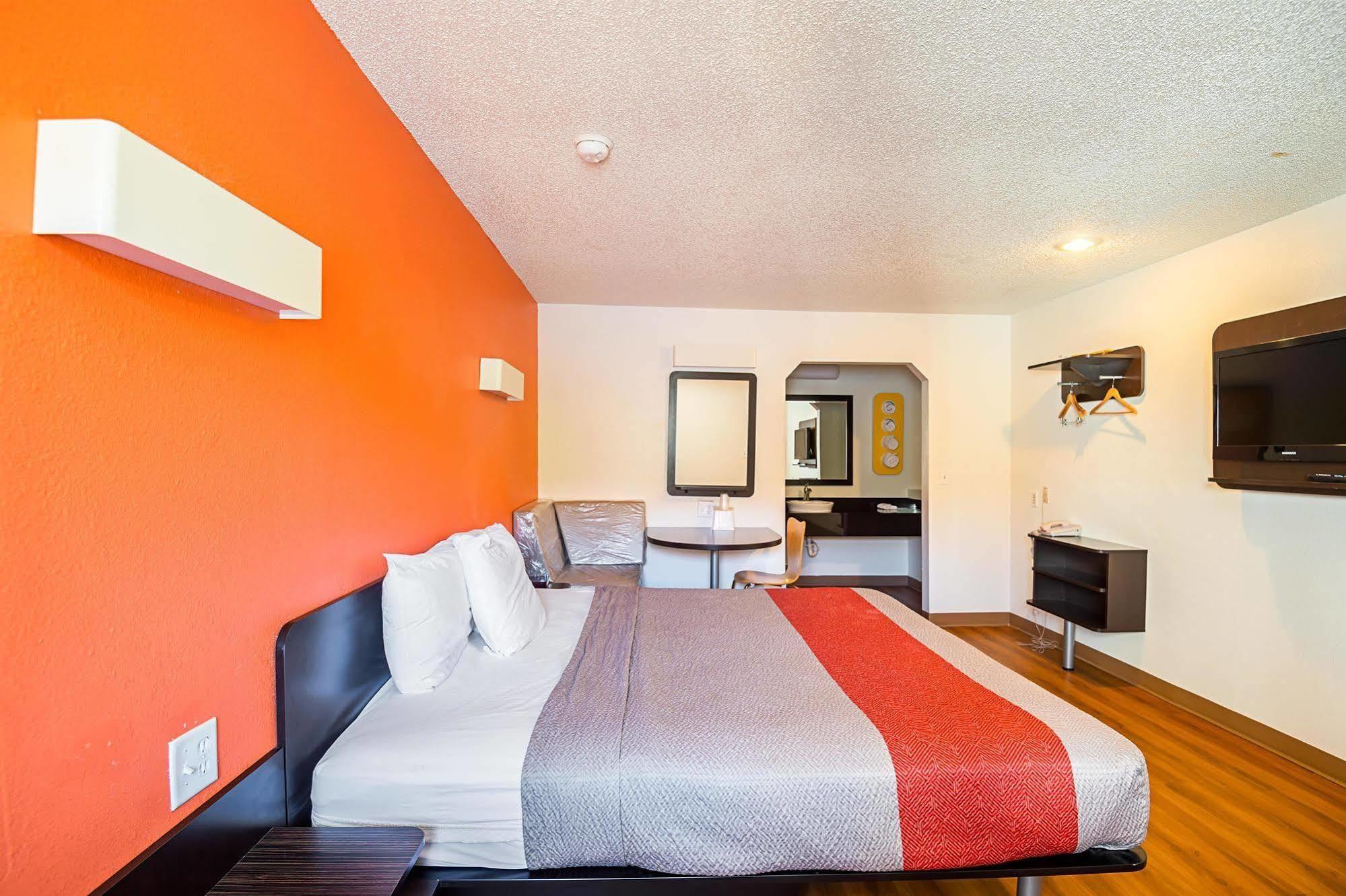 Motel 6-Blue Springs, Mo エクステリア 写真