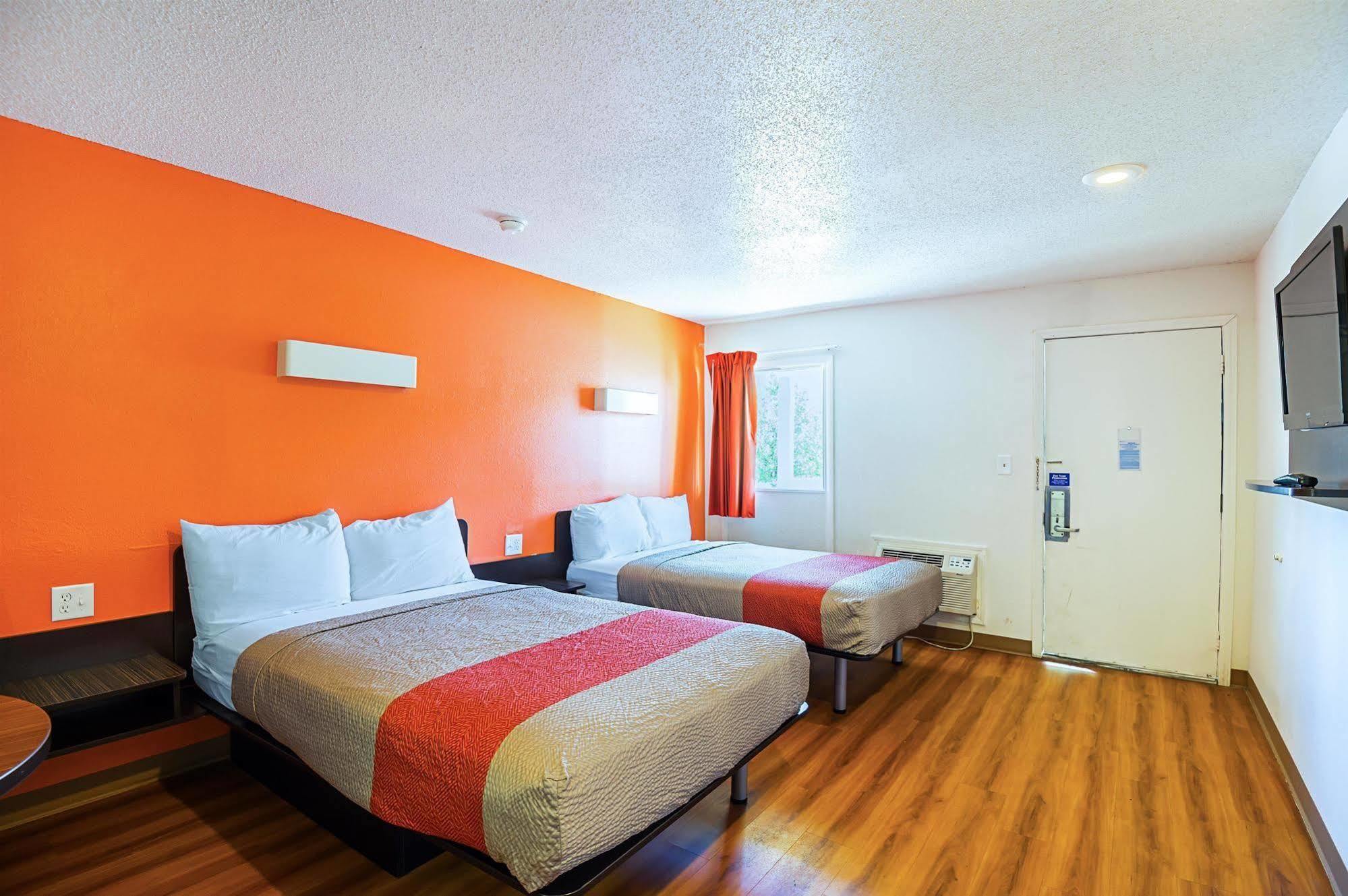 Motel 6-Blue Springs, Mo エクステリア 写真