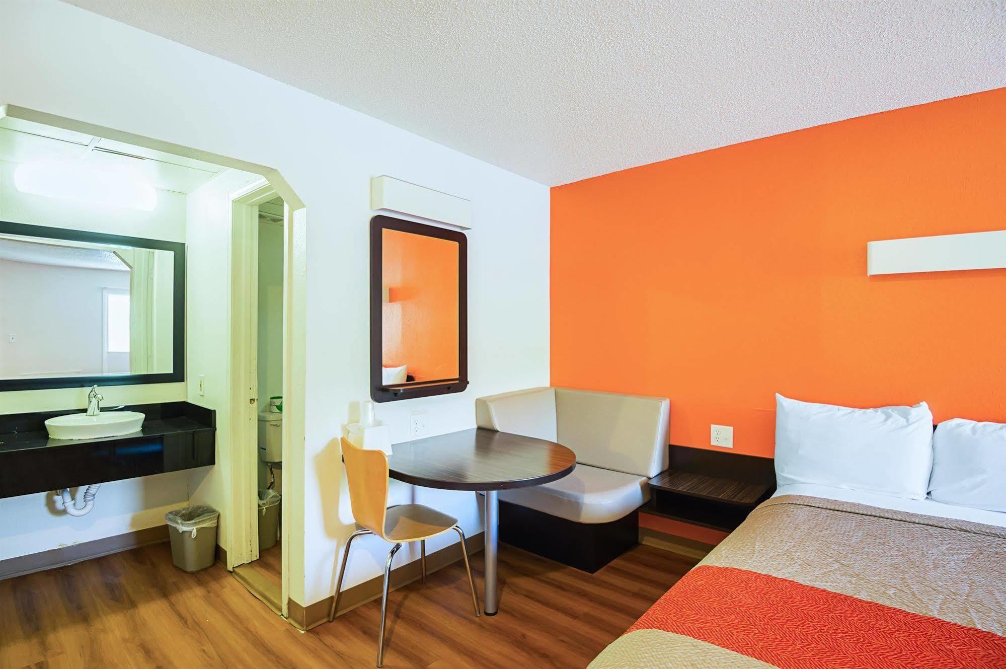 Motel 6-Blue Springs, Mo エクステリア 写真
