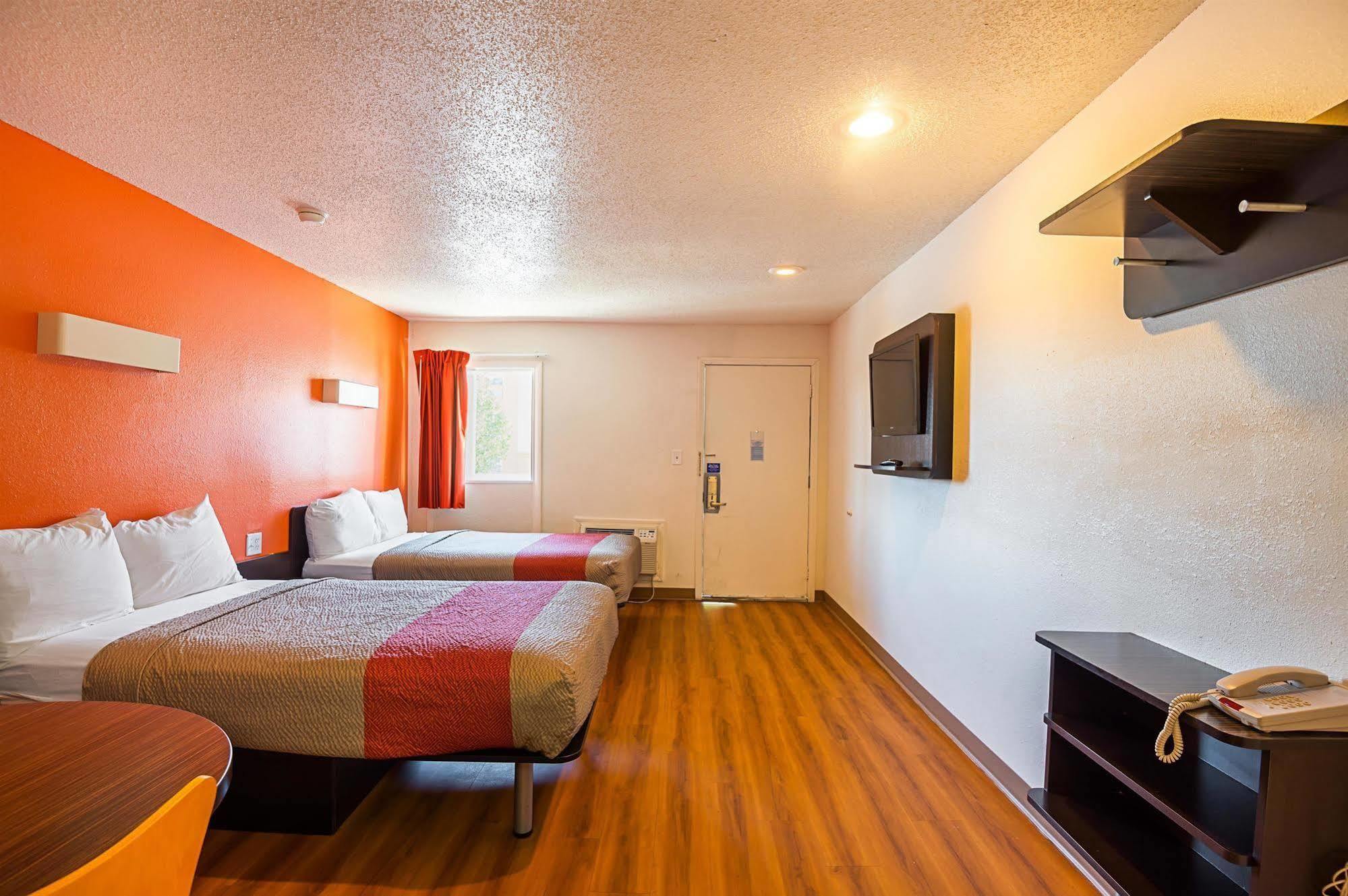 Motel 6-Blue Springs, Mo エクステリア 写真