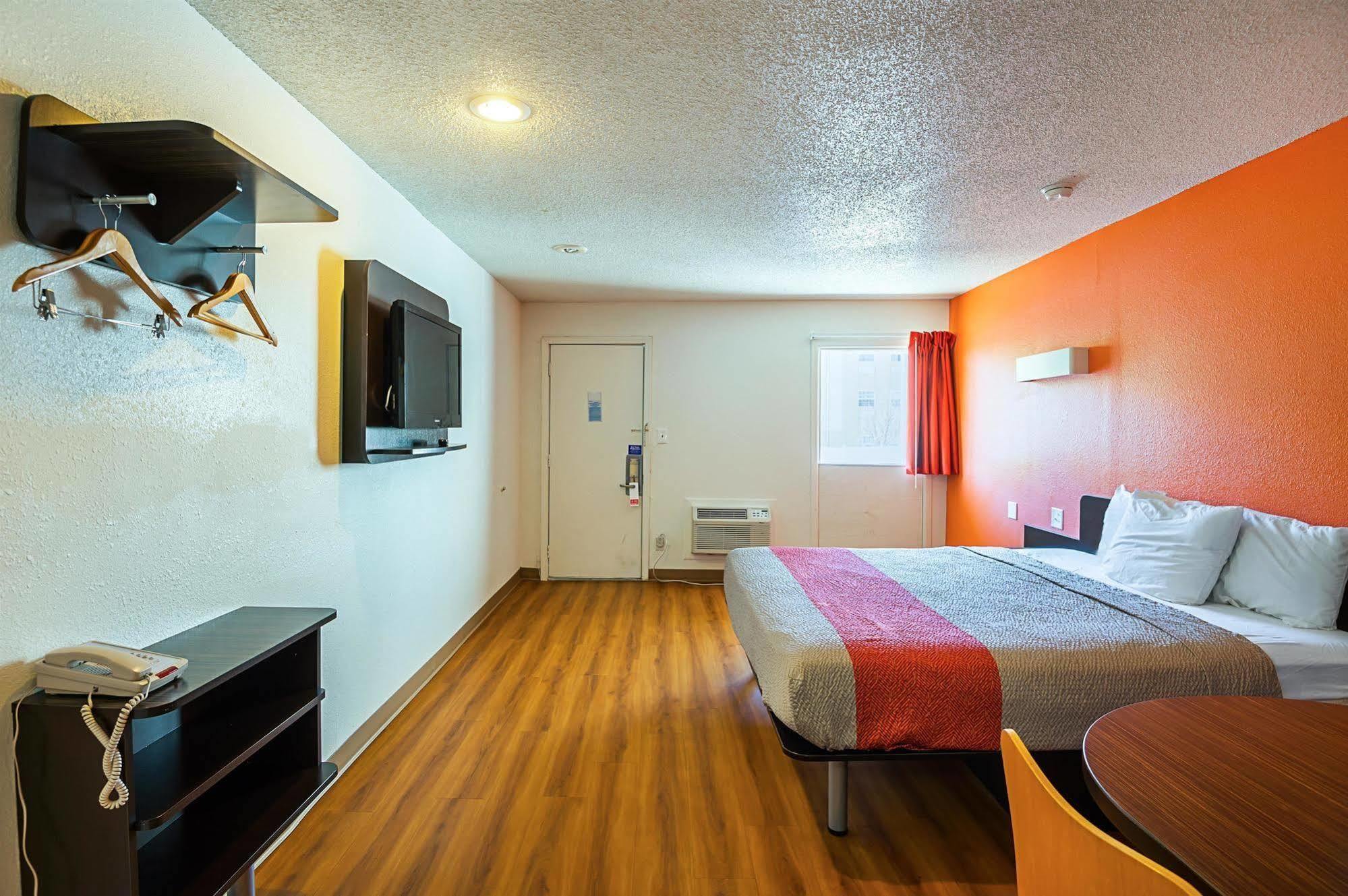 Motel 6-Blue Springs, Mo エクステリア 写真